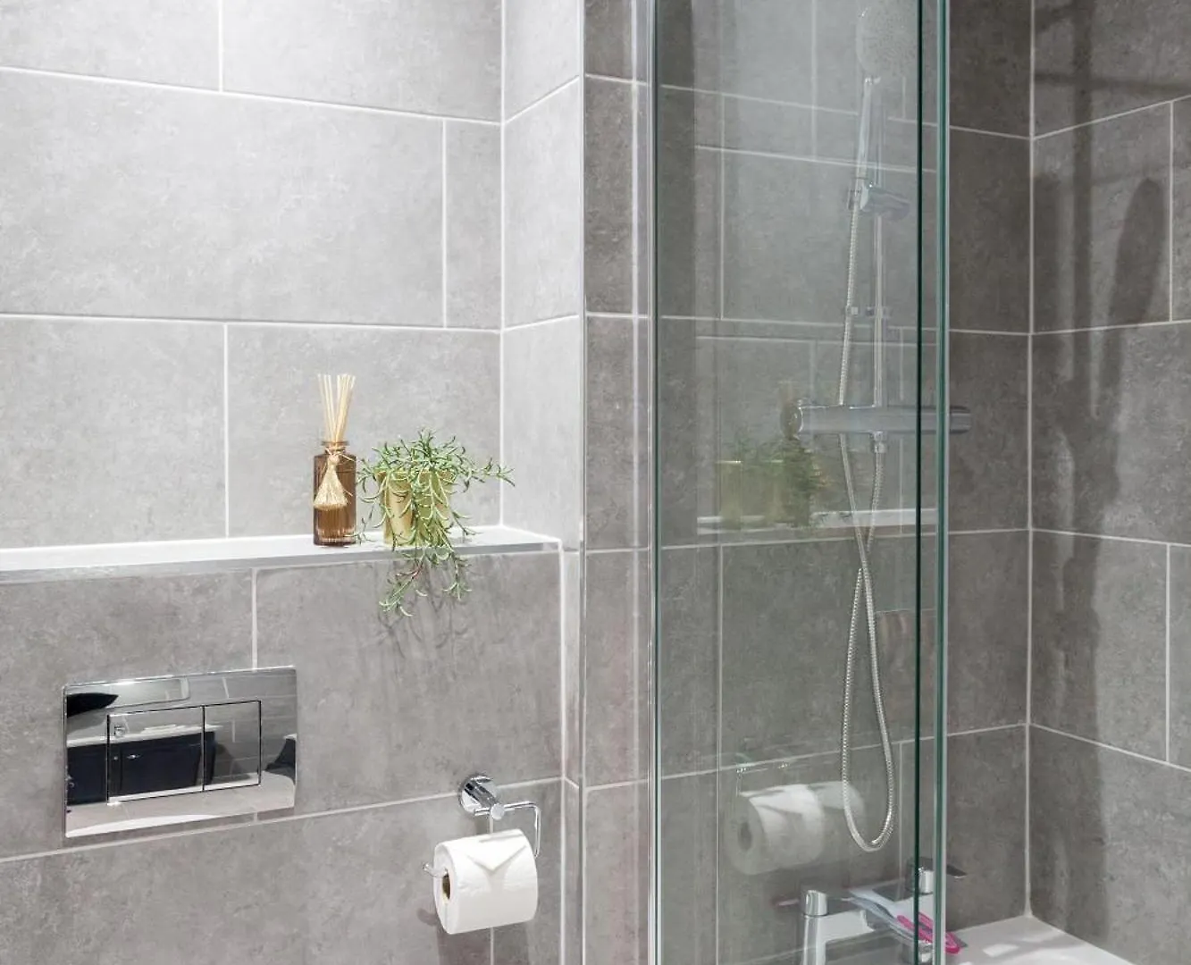 2 Bed - Long Term Stay Rates- Contractors-Professionals-Relocation Leeds