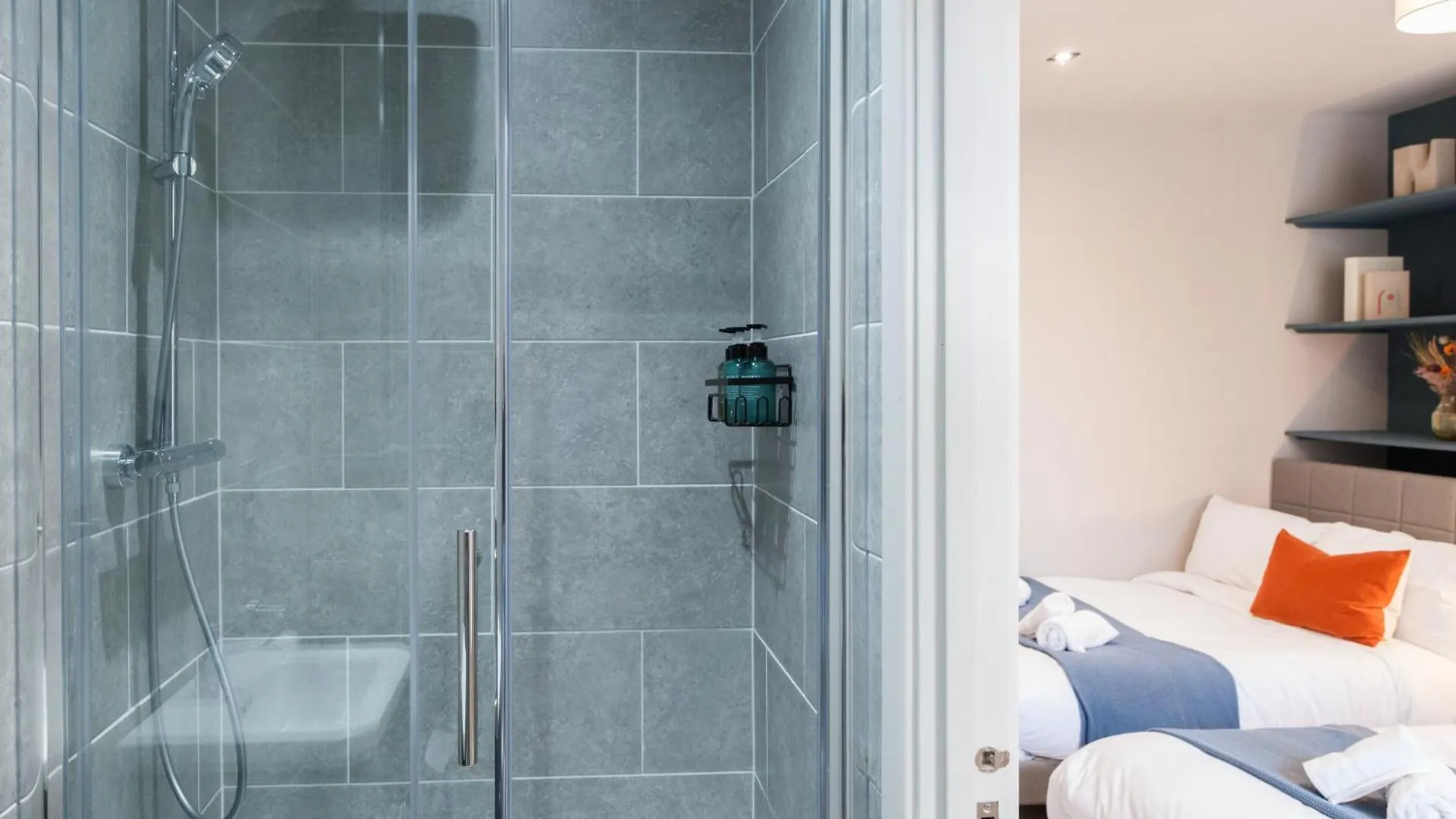 2 Bed - Long Term Stay Rates- Contractors-Professionals-Relocation Leeds  Apartament