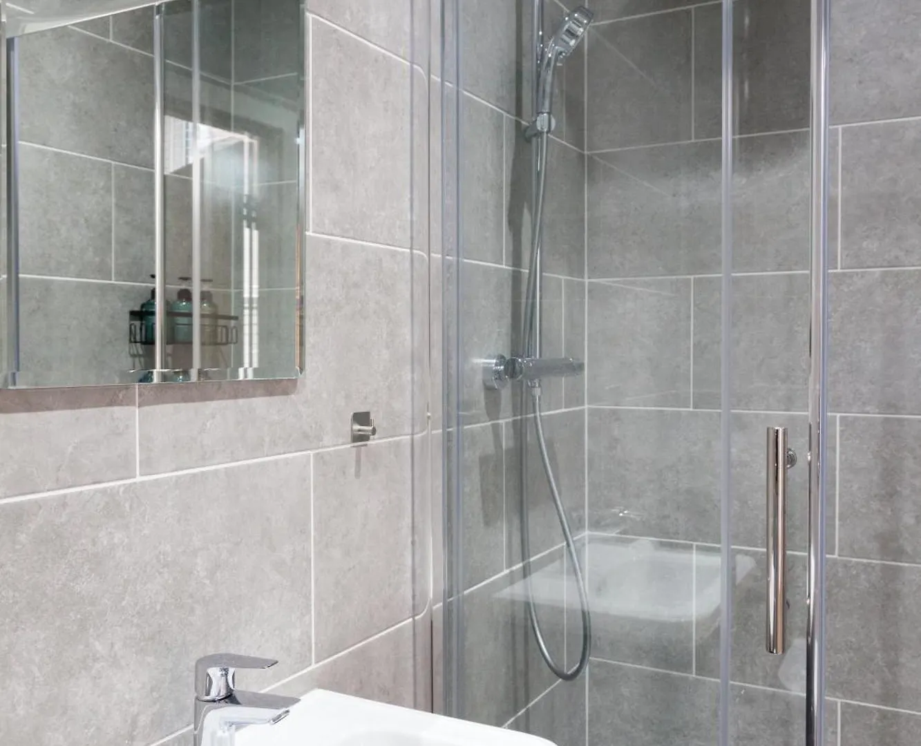 2 Bed - Long Term Stay Rates- Contractors-Professionals-Relocation Leeds  0*, Leeds (West Yorkshire)